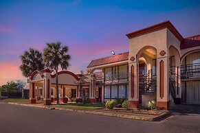 HomeTowne Studios by Red Roof Montgomery - Midtown