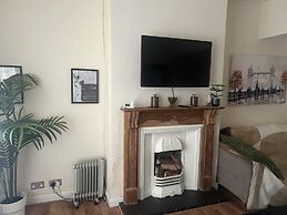 Manchester, Levenshulme, Entire House, Sleeps 7max