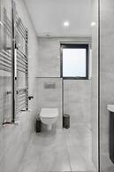 Immaculate Luxury Studio in London