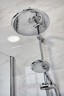 Immaculate Luxury Studio in London