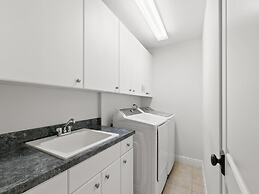 Sun West Palms 301