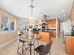 Sun West Palms 301