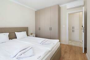 Bellicity Apart Complex