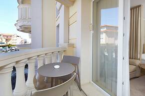 Bellicity Apart Complex