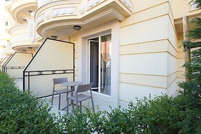 Bellicity Apart Complex