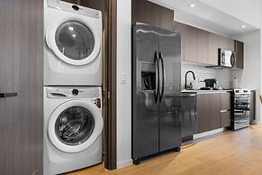 Luxurious Condo Downtown Miami Heart