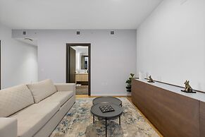 Luxurious Condo Downtown Miami Heart