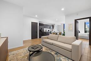 Luxurious Condo Downtown Miami Heart