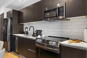 Luxurious Condo Downtown Miami Heart