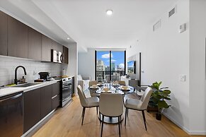 Luxurious Condo Downtown Miami Heart