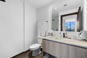 Luxurious Condo Downtown Miami Heart
