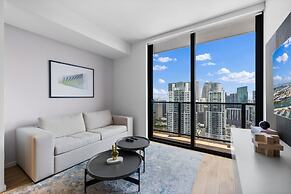 Luxurious Condo Downtown Miami Heart