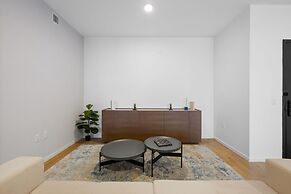 Luxurious Condo Downtown Miami Heart