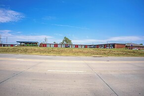 Lamplighter Inn By OYO Independence