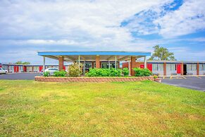 Lamplighter Inn By OYO Independence