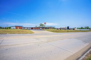 Lamplighter Inn By OYO Independence