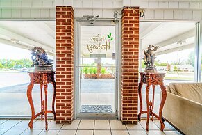 Lamplighter Inn By OYO Independence