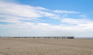 Popular LA Beach in Venice 10A