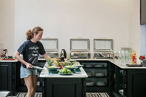 Elegant Boutique Hotel Ha Long