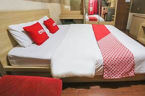 OYO 93933 King's Room