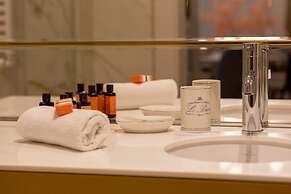 Mennica Azurite by Renters Prestige