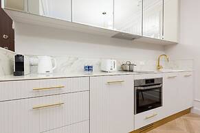 Mennica Azurite by Renters Prestige