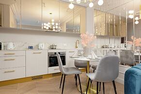 Mennica Azurite by Renters Prestige