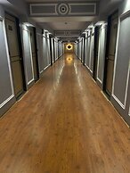 Hotel Crescent Rooms And Banquet