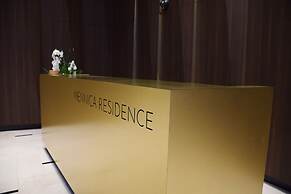 Mennica Amethyst by Renters Prestige