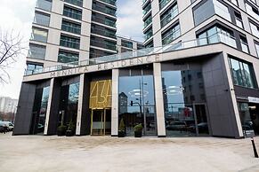 Mennica Amethyst by Renters Prestige