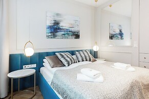 Mennica Amethyst by Renters Prestige