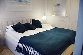 Mennica Amethyst by Renters Prestige