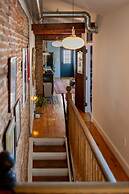 Wyatt's Saloon Guest House 2