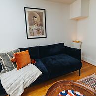 Wyatt's Saloon Guest House 2