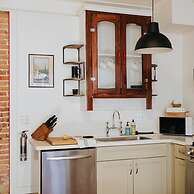 Wyatt's Saloon Guest House 2