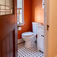 Wyatt's Saloon Guest House 2