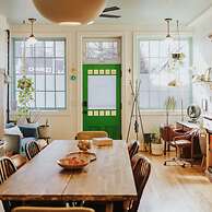 Wyatt's Saloon Guest House 2