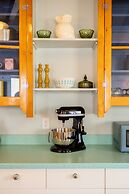 Wyatt's Saloon Guest House 2