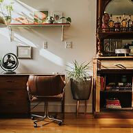 Wyatt's Saloon Guest House 2