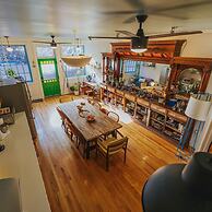 Wyatt's Saloon Guest House 2