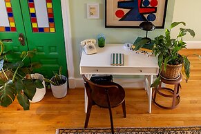 Wyatt's Saloon Guest House 2