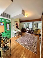 Wyatt's Saloon Guest House 2