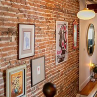 Wyatt's Saloon Guest House 2