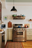 Wyatt's Saloon Guest House 2