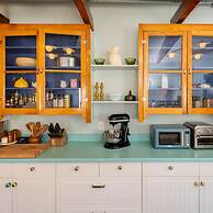 Wyatt's Saloon Guest House 2