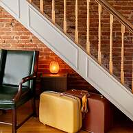 Wyatt's Saloon Guest House 2