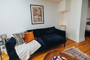 Wyatt's Saloon Guest House 2