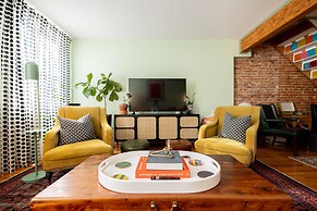 Wyatt's Saloon Guest House 2