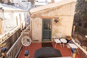 Wyatt's Saloon Guest House 2