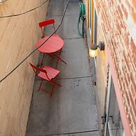 Wyatt's Saloon Guest House 2